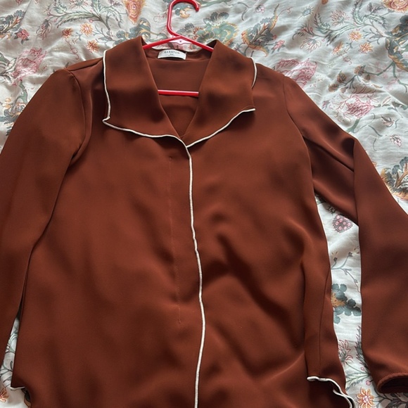 Aritizia blouse - Picture 1 of 4